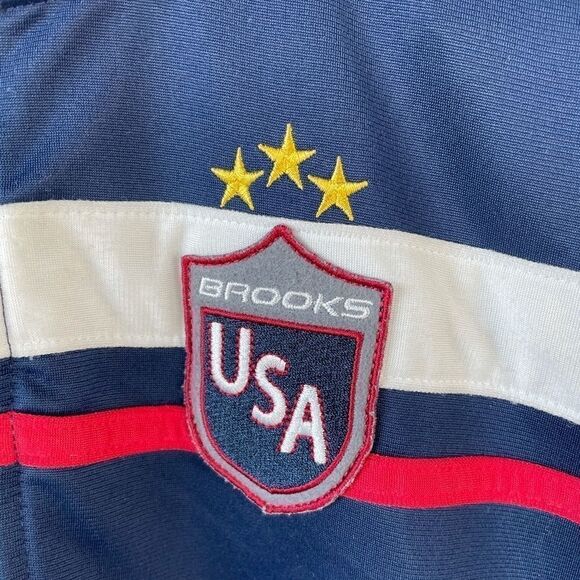 Brooks USA Track Full Zip Running Jacket EUC - Picture 3 of 9